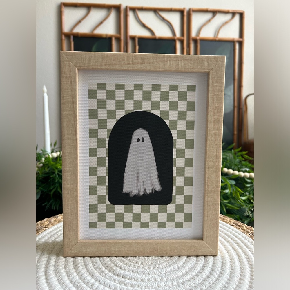Faux Wood Framed Ghost Checkered 7.5”x9.5” Halloween Picture